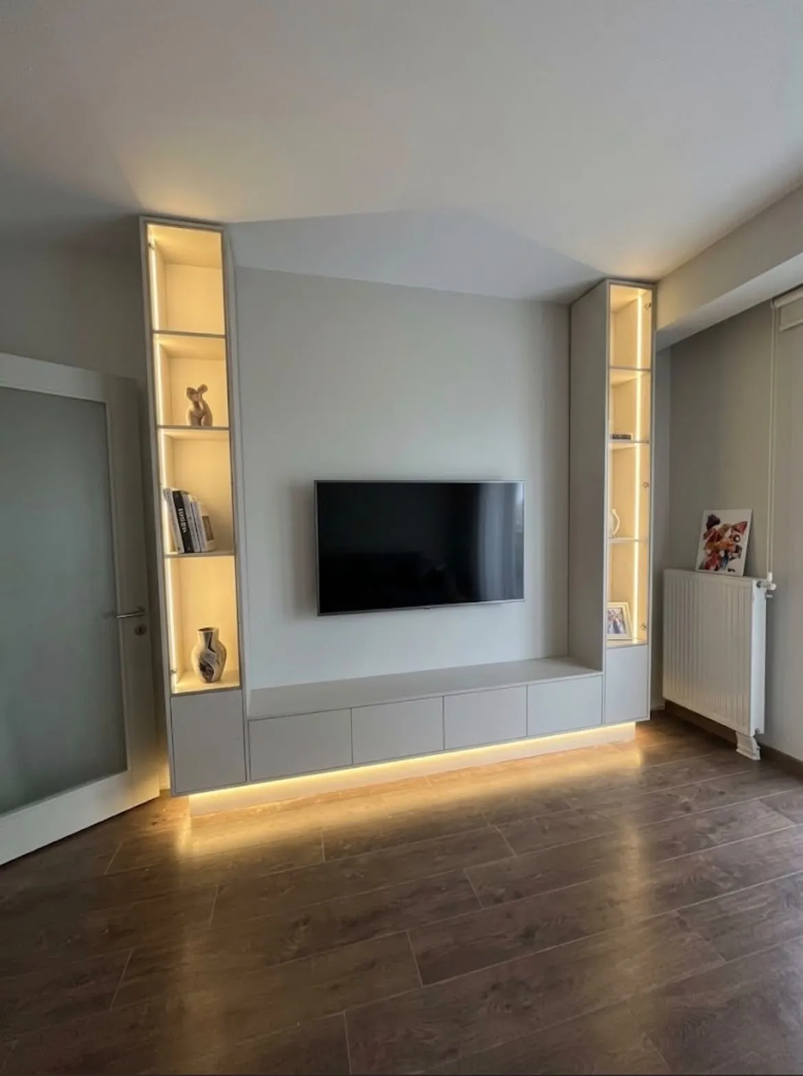 Gizli LED’li TV ünitesi: sonra